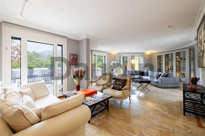 9 Zimmer Wohnung in Genève – Foto 2 von 12