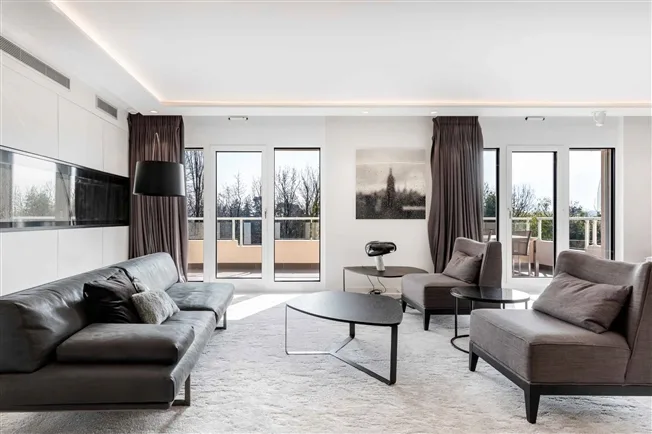 10 Zimmer Wohnung, 1223 Cologny