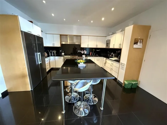 10 Zimmer Wohnung in Cologny – Foto 2 von 4