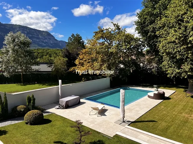 11 Zimmer Reihenfamilienhaus in Conches – Foto 2 von 17