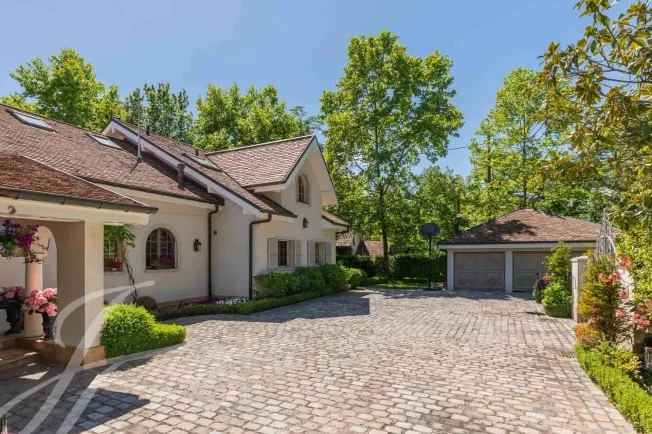 10 Zimmer Einfamilienhaus in Conches – photo 19 sur 19