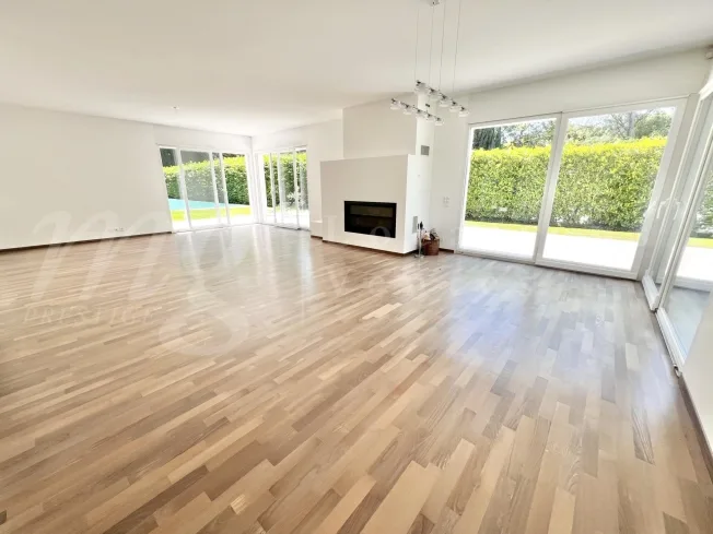Exclusive! BEAUTIFUL CONTEMPORARY HOUSE OF 300 M2 WITH SWIMMING POOL AND LARGE ENCLOSED GARDEN - QUIET – photo 3 of 16