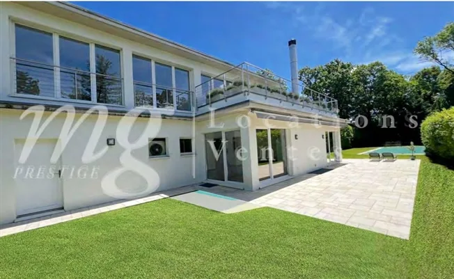 Exclusive! BEAUTIFUL CONTEMPORARY HOUSE OF 300 M2 WITH SWIMMING POOL AND LARGE ENCLOSED GARDEN - QUIET – photo 4 of 16