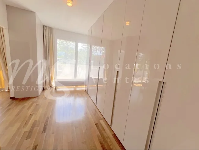 Exclusive! BEAUTIFUL CONTEMPORARY HOUSE OF 300 M2 WITH SWIMMING POOL AND LARGE ENCLOSED GARDEN - QUIET – photo 7 of 16