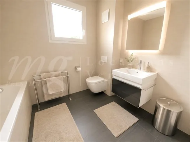 Exclusive! BEAUTIFUL CONTEMPORARY HOUSE OF 300 M2 WITH SWIMMING POOL AND LARGE ENCLOSED GARDEN - QUIET – photo 15 of 16
