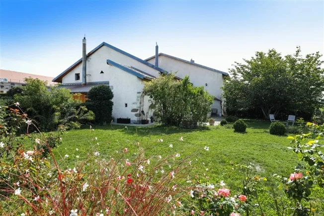 Ravissante villa en campagne avec Jardin en Bordure des Vignobles de Jussy – Foto 13 von 14