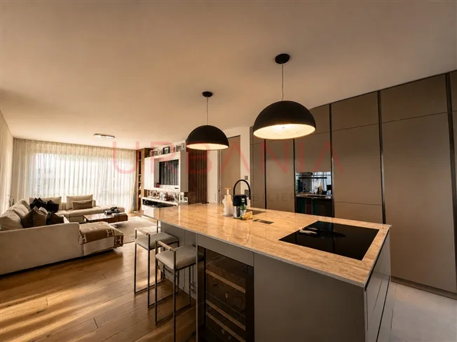 5 Zimmer Wohnung, 1256 Troinex