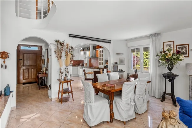 5.5 Zimmer Villa in Vich-Coinsins – Foto 3 von 13