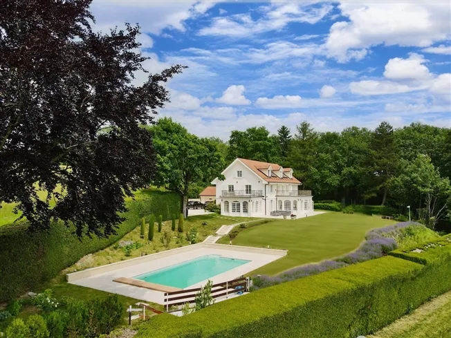 10 Zimmer Einfamilienhaus in Begnins – photo 2 sur 6