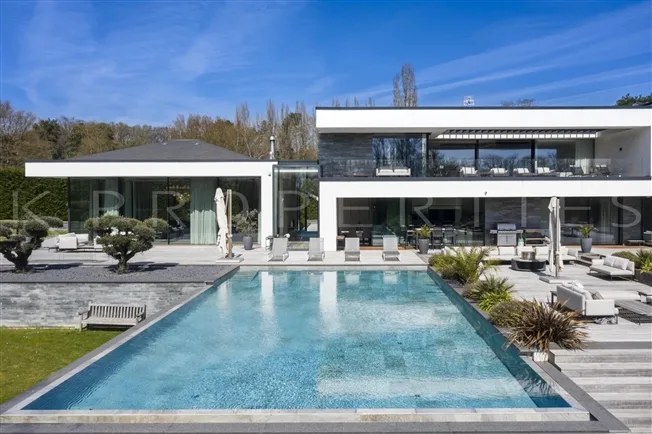12 Zimmer Einfamilienhaus in Mies – photo 2 of 20