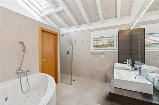 10 Zimmer Einfamilienhaus in Coppet – foto 5 di 7
