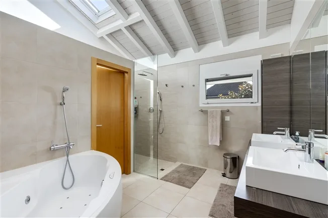 10 Zimmer Einfamilienhaus in Coppet – foto 11 di 12