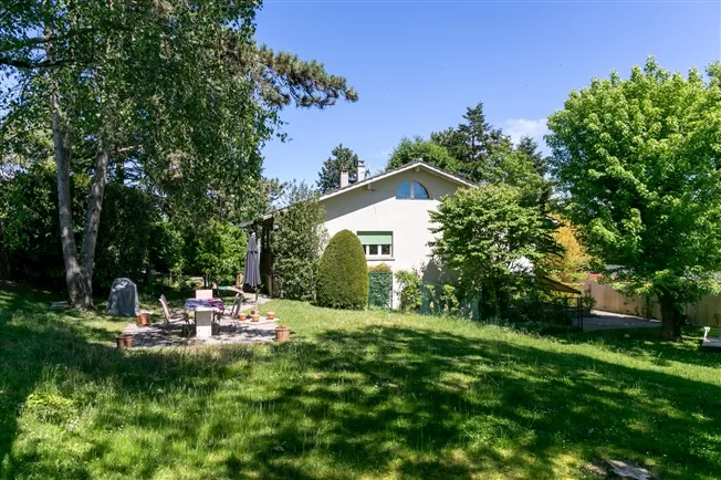 6 Zimmer Einfamilienhaus in Founex – foto 2 di 12