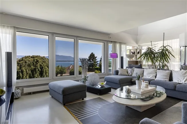8 Zimmer Villa in Crans-près-Céligny – Foto 2 von 3