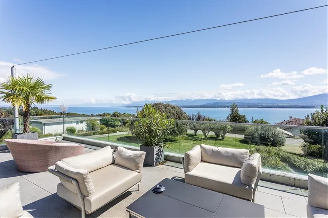 8 Zimmer Einfamilienhaus in Crans-près-Céligny – foto 3 di 16