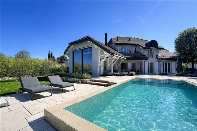 7.5 Zimmer Villa, 1303 Penthaz