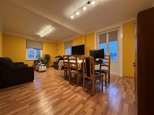 9 Zimmer Wohnung, 1341 Orient