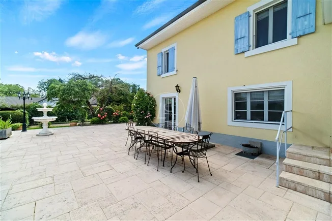 Superbe maison villageoise de 3 logements avec terrasse et jardin – photo 2 of 17