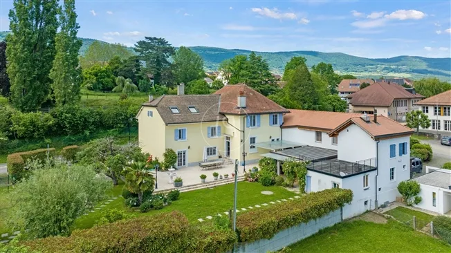 Superbe maison villageoise de 3 logements avec terrasse et jardin – photo 17 of 17