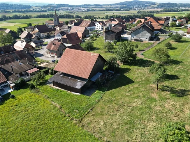 3.5 Zimmer Attikawohnung, 1541 Bussy FR