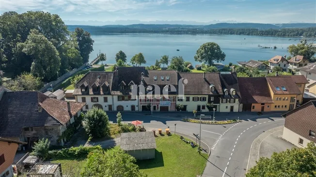 Une demeure de caractère au bord du lac de Morat – photo 15 sur 17