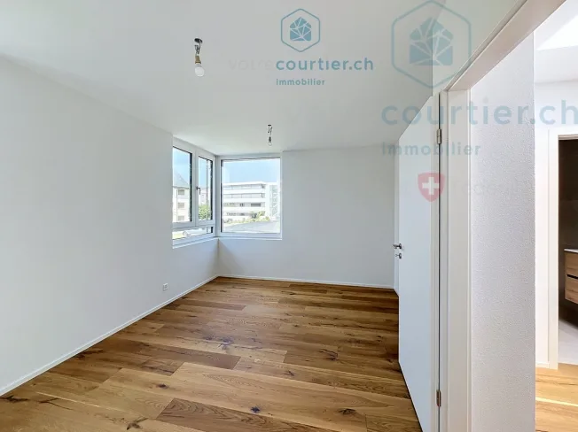 5.5 Zimmer Einfamilienhaus in La Tour-de-Trême – Foto 16 von 18