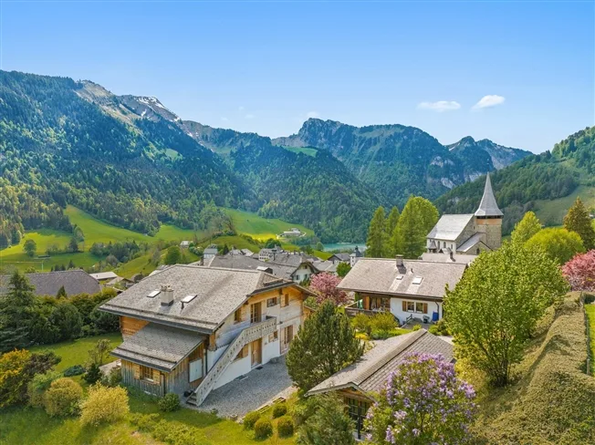 Un eccezionale chalet nel cuore delle Alpi Vaud – foto 3 di 15