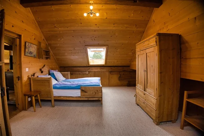 Un chaleureux 3 pièces sous les toits au coeur de Château-d'Oex – photo 9 sur 13