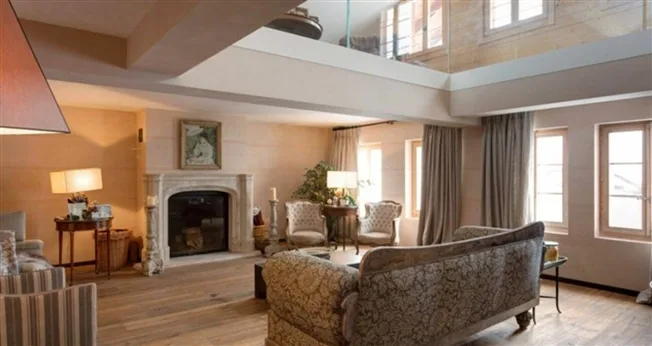 8 Zimmer Chalet in Château-d'Oex – Foto 3 von 7