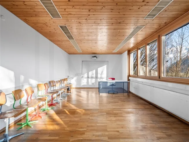 66 Zimmer Wohnung in Gruyères – Foto 18 von 19