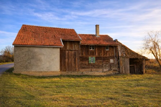Ferme à rénover, avec habitation et rural équestre – foto 2 di 9