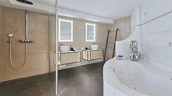 8.5 Zimmer Einfamilienhaus in Sugiez – foto 16 di 18