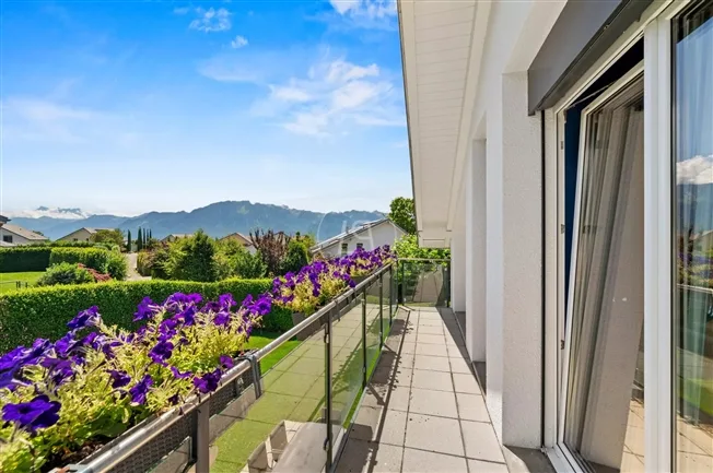 8 Zimmer Einfamilienhaus in St-Légier-La Chiésaz – foto 9 di 18