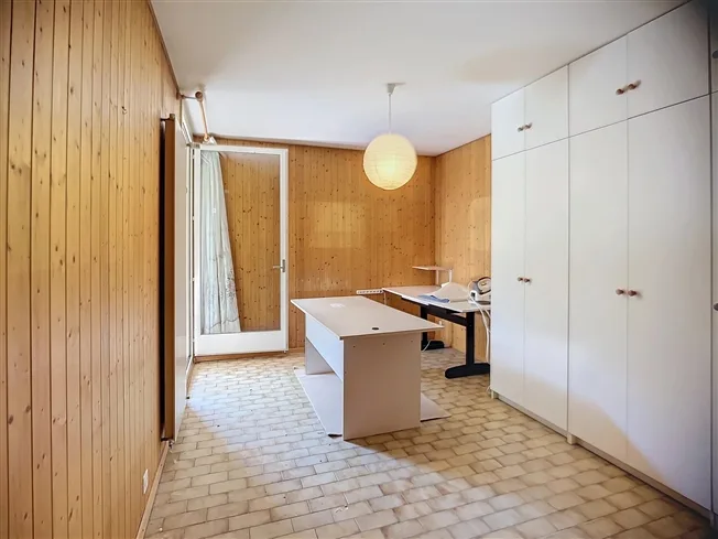 Nur einen Steinwurf vom See entfernt - 2,5-Zimmer-Wohnung zu renovieren – Foto 3 von 11