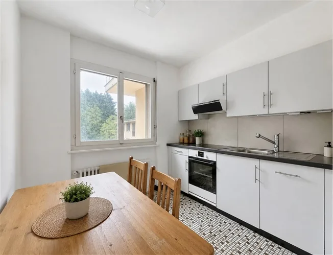 Auf der letzten Etage, 3.5-Zimmer-Wohnung mit Seeblick – Foto 17 von 18