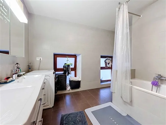 Spacieux appartement de 3,5 pièces au cœur du Vieux-Montreux – Foto 14 von 16