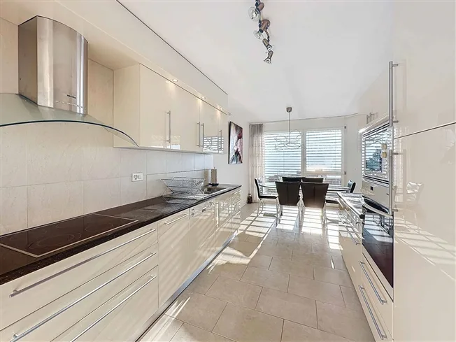 Raro! Appartamento di 5,5 locali con vista superba sul lago – foto 17 di 24