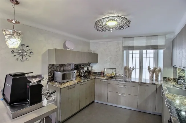 4002.EG Appartement moderne au centre de Montreux, vue lac – Foto 4 von 12