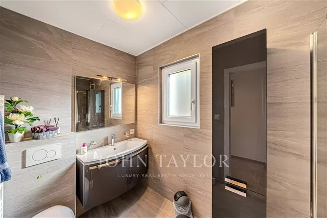 5.5 Zimmer Einfamilienhaus in Montreux – photo 12 of 13