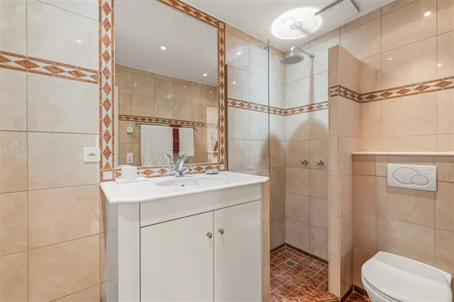 12 Zimmer Villa in Villeneuve VD – Foto 10 von 20