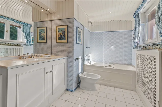 12 Zimmer Villa in Villeneuve VD – Foto 20 von 20