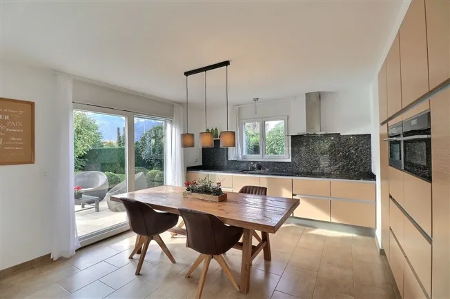5.5 Zimmer Einfamilienhaus in Aigle – photo 11 of 13