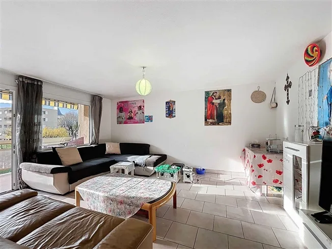 Wohnung 3.5 Zimmer mit schöner Aussicht auf die Berge – Foto 8 von 12