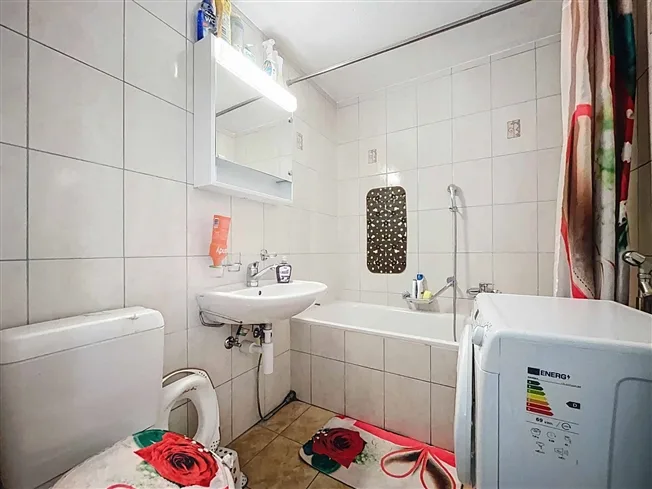 Wohnung 3.5 Zimmer mit schöner Aussicht auf die Berge – Foto 11 von 12