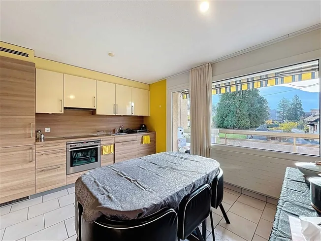 Wohnung 3.5 Zimmer mit schöner Aussicht auf die Berge – Foto 9 von 12