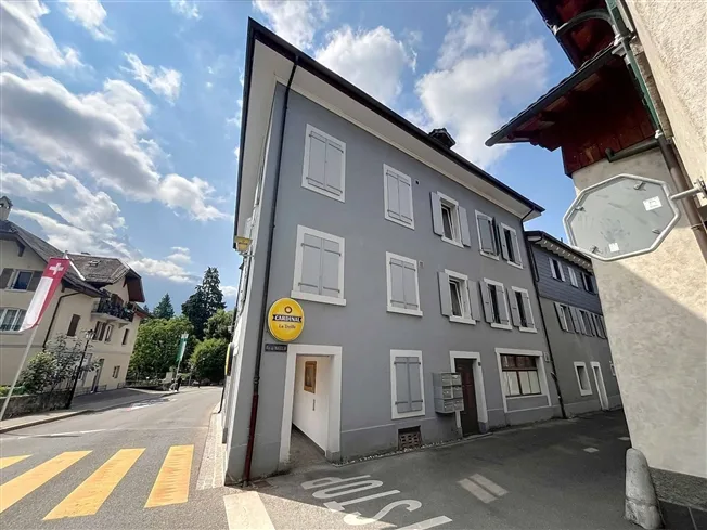 Gewerbliches Gebäude mit Lokal und Wohnungen – Foto 6 von 6