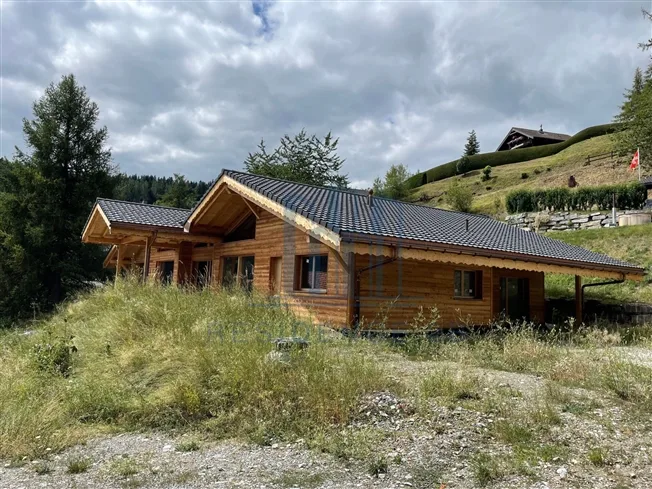 7.5 Zimmer Chalet in Chamoson – Foto 2 von 11