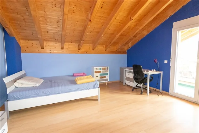 Spacieuse villa familiale avec beau potentiel d'agrandissement – photo 4 sur 20