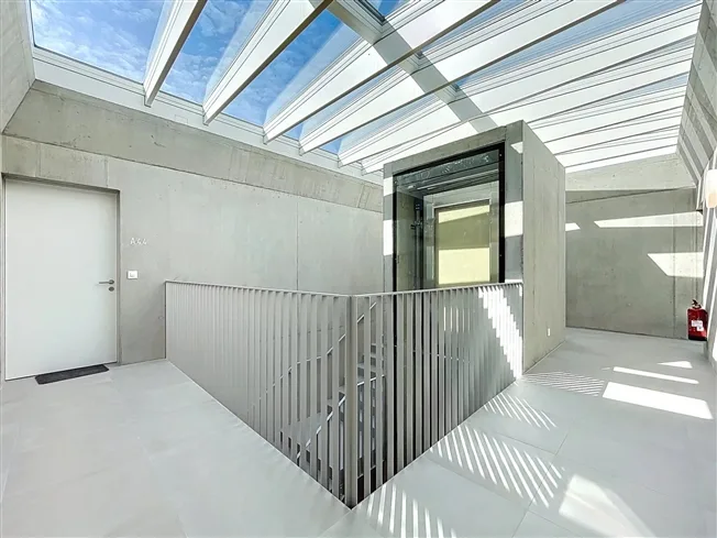 Attique lumineux avec vaste balcon – photo 12 sur 12