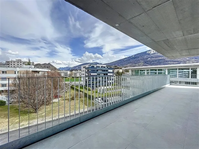 Attique lumineux avec vaste balcon – photo 6 sur 12